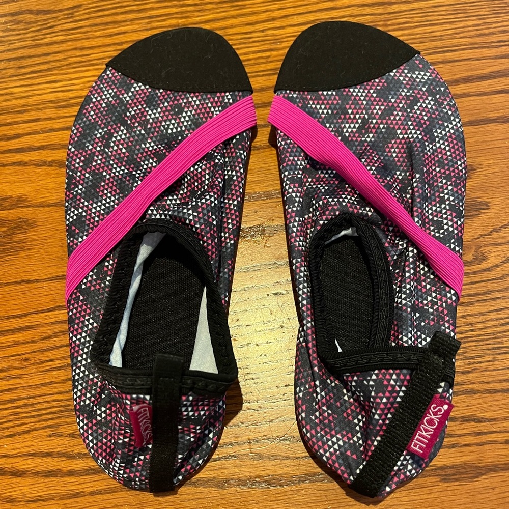 NEW Fitkicks Multicolored, Size Medium (7-8)